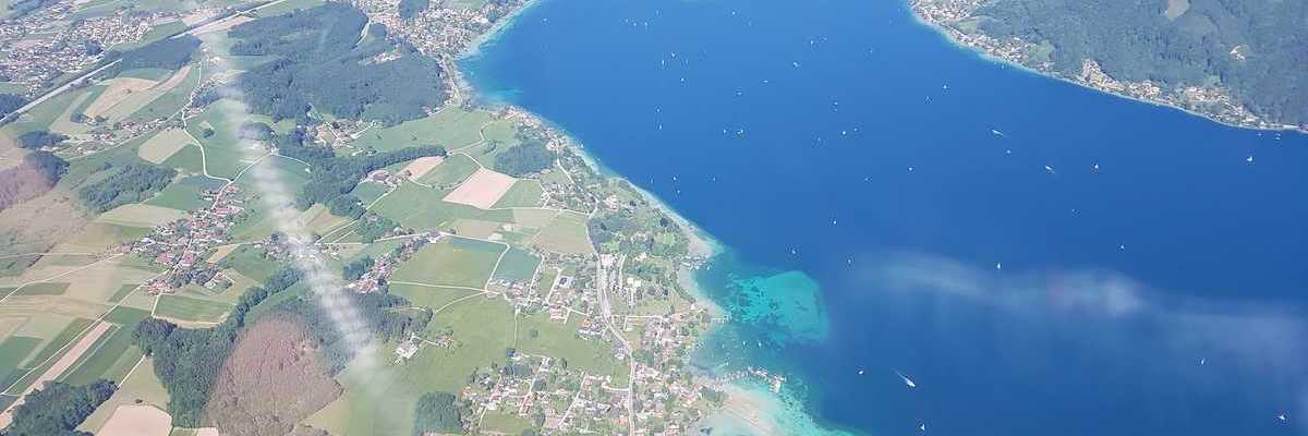 Flugwegposition um 13:42:54: Aufgenommen in der Nähe von Gemeinde Seewalchen am Attersee, Österreich in 1949 Meter